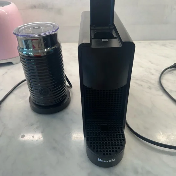 Nespresso Essenza Mini and Aeroccino - Picture 2 of 6